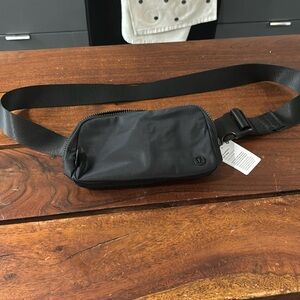 lululemon everywhere belt bag
